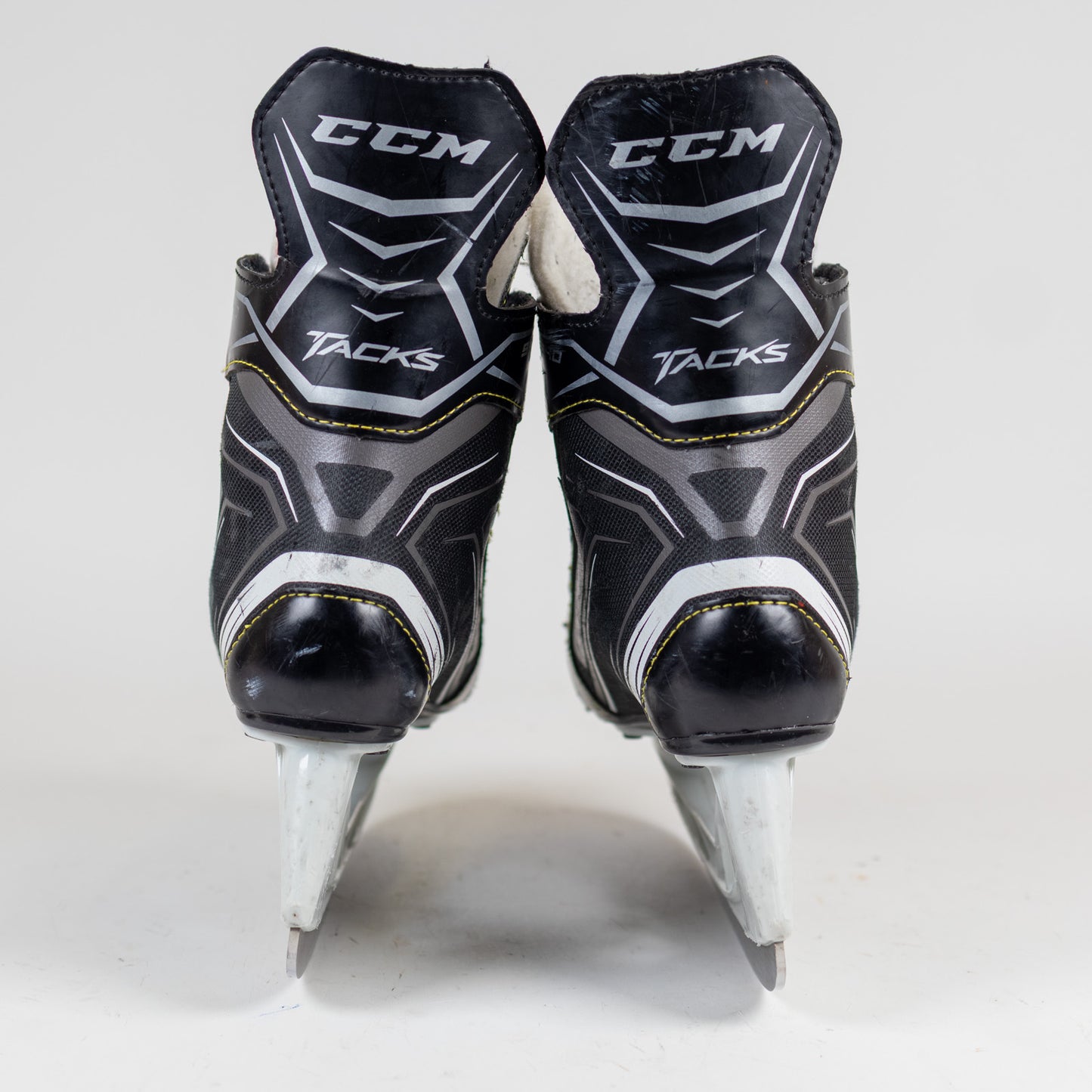 CCM Tacks 9040 Size 2.0 Hockey Skates