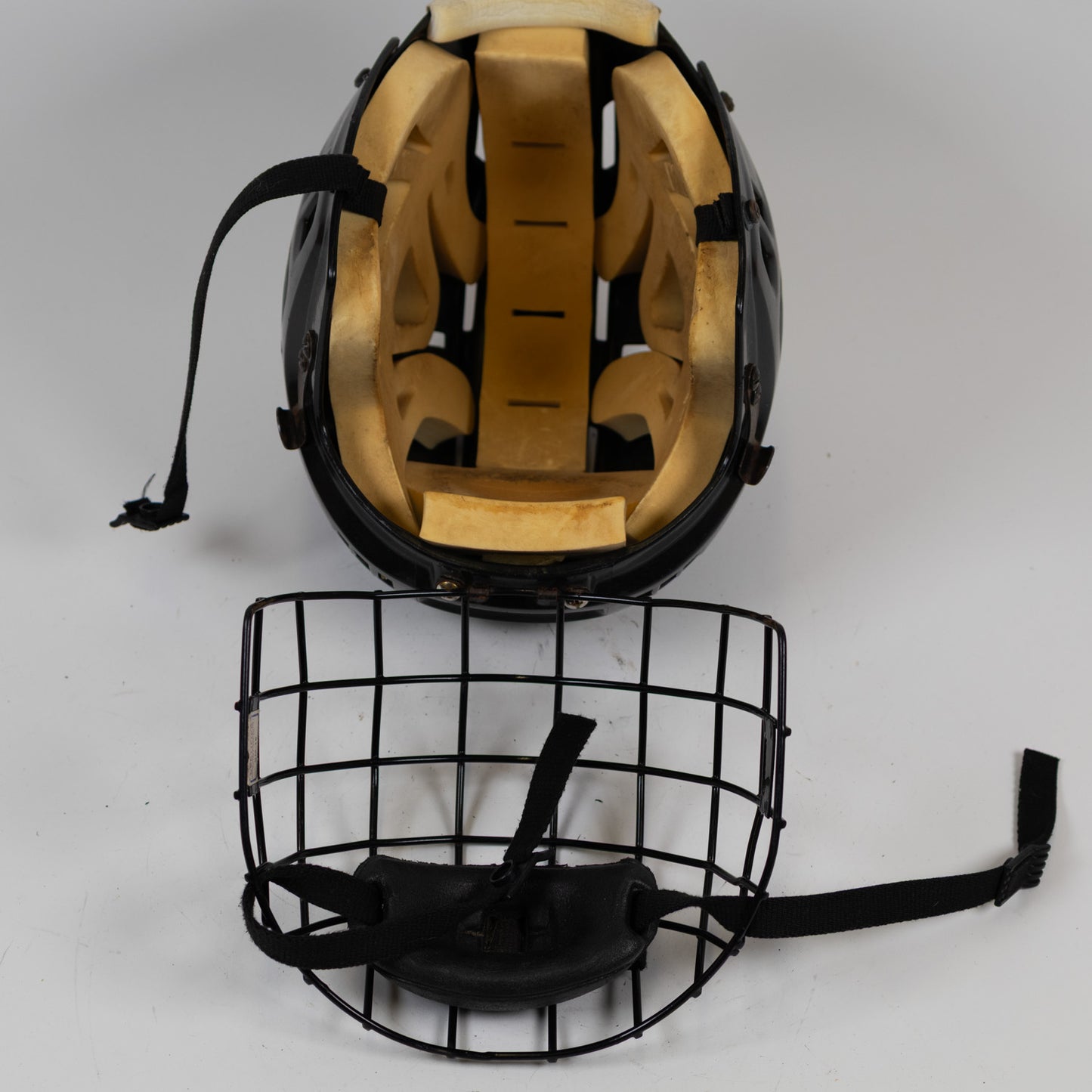 CCM HT1 Large 7" to 7 5/8" Hockey Helmet