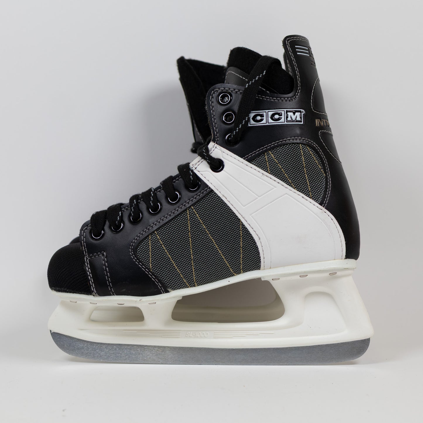 CCM Intruder 55 Size 9 Hockey Skates