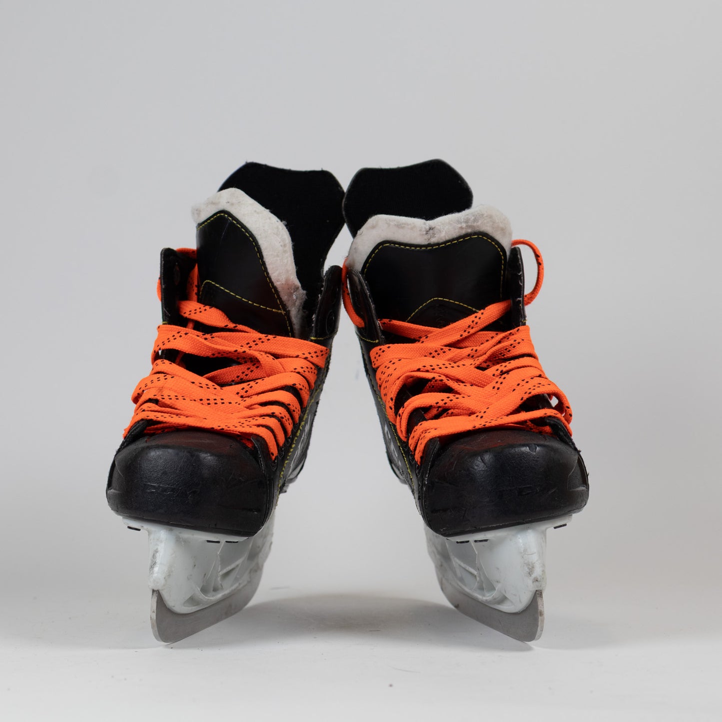CCM Tacks 9040 Size 3 Hockey Skates