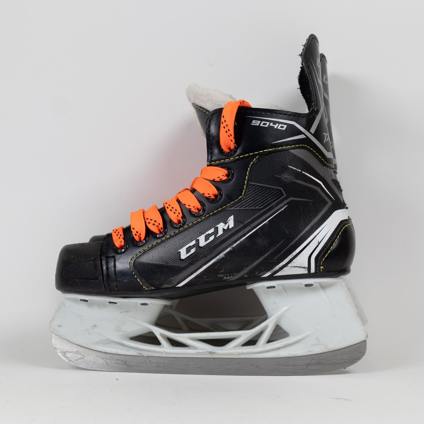 CCM Tacks 9040 Size 3 Hockey Skates