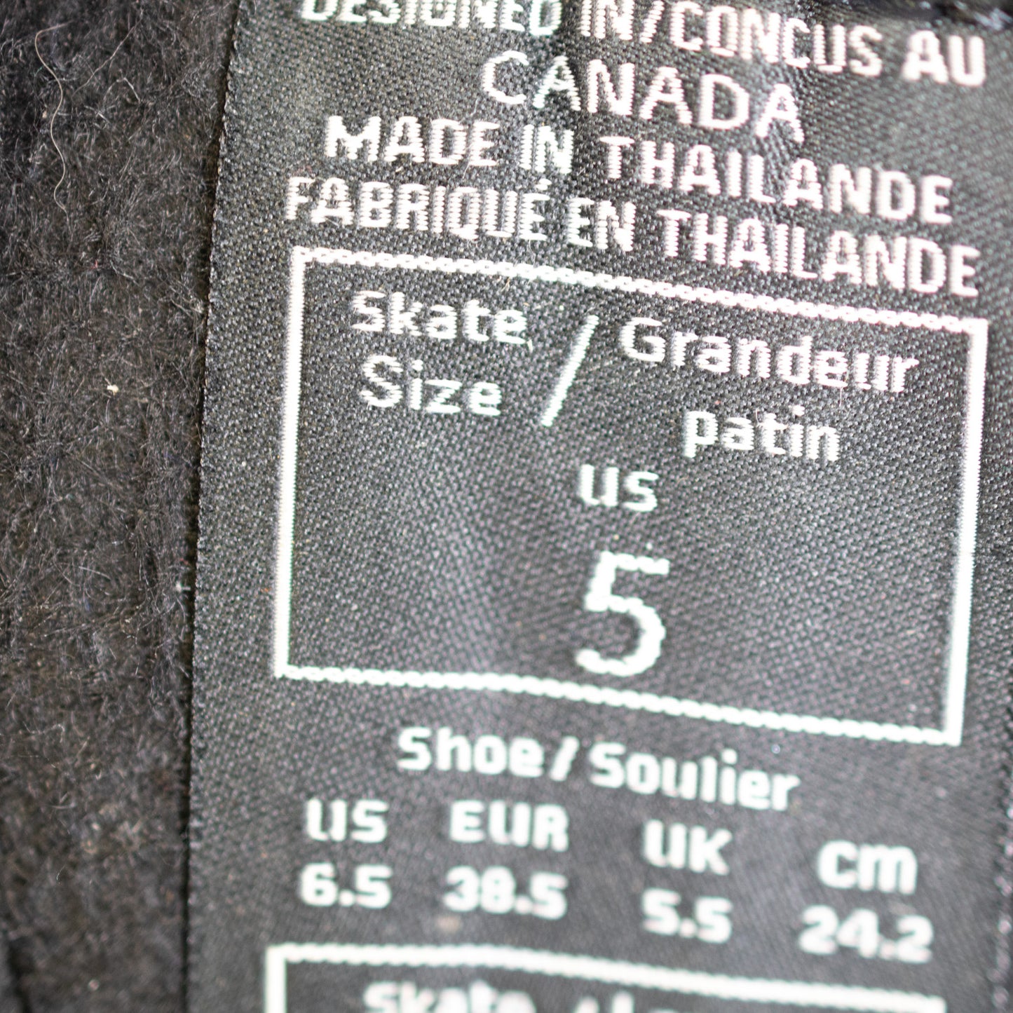 CCM V 06 Size 5 Hockey Skates