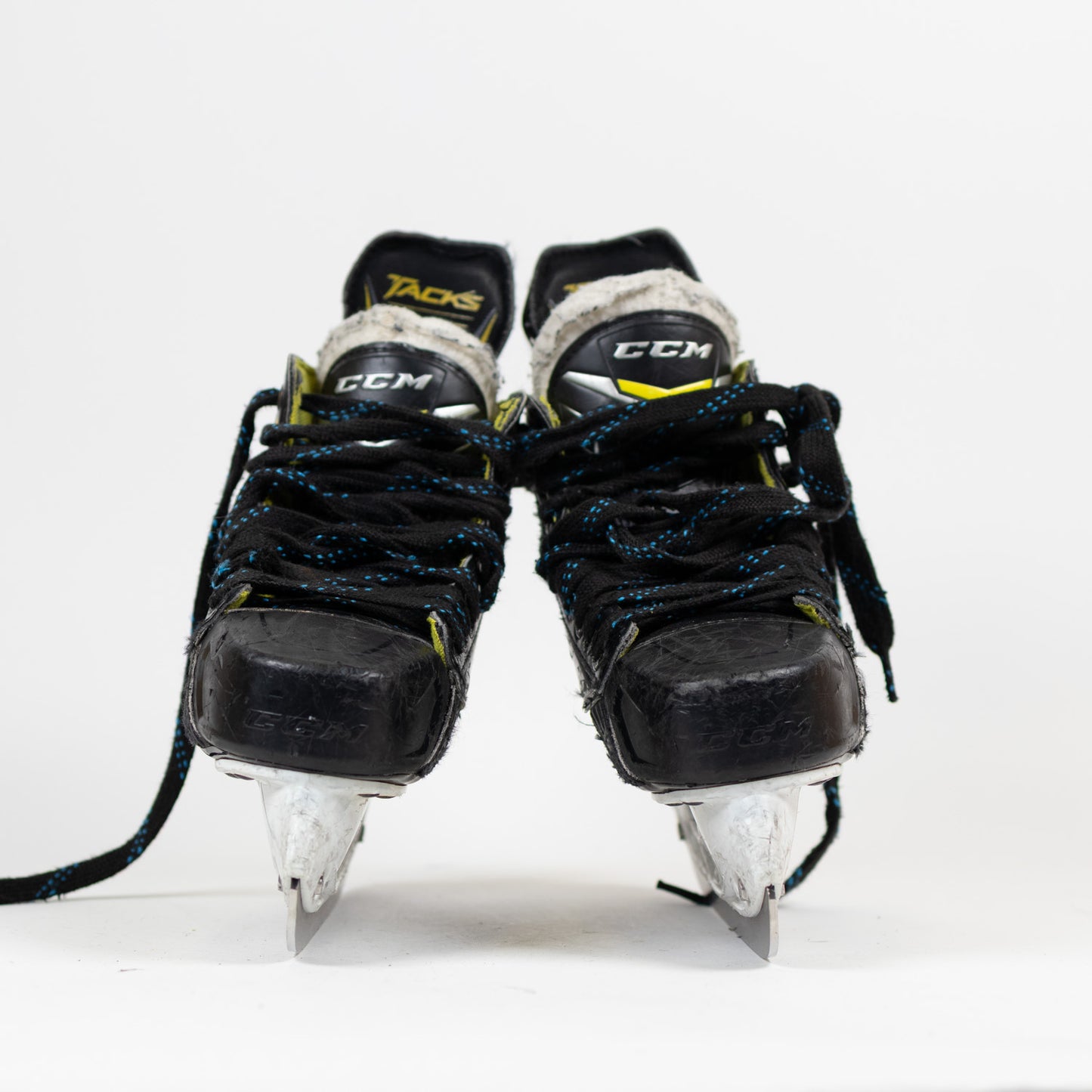 CCM Tacks Classic Pro Size 4 Hockey Skates