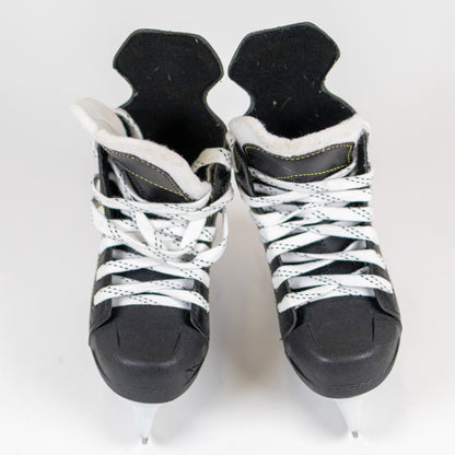 CCM Tacks 9040 Size 12 Youth Hockey Skates