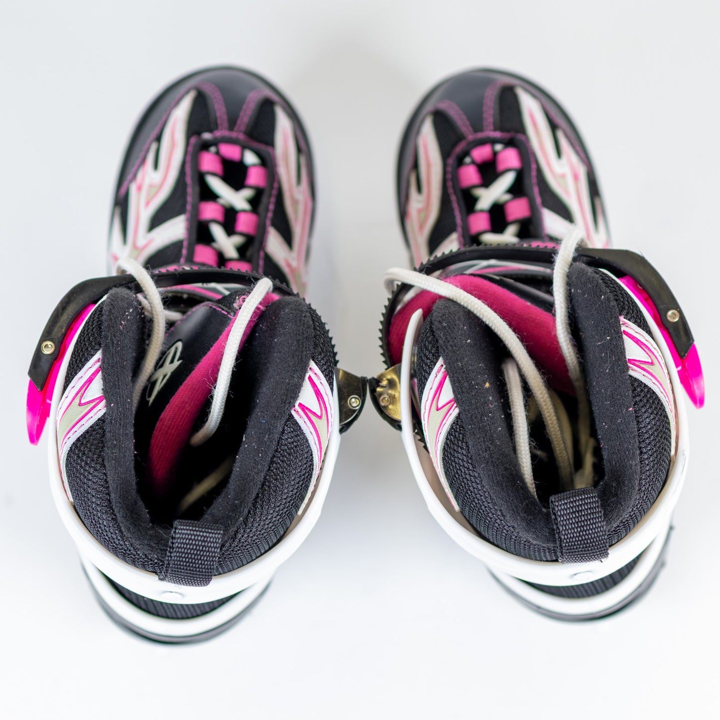 DBX Size 1-4 Adjustable Ice Skates