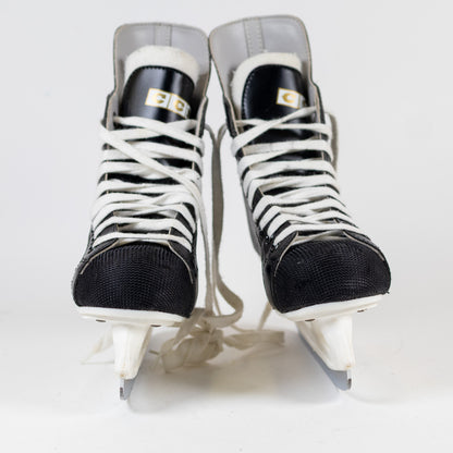 Vintage CCM Champion 90 Size 4 Hockey Skates