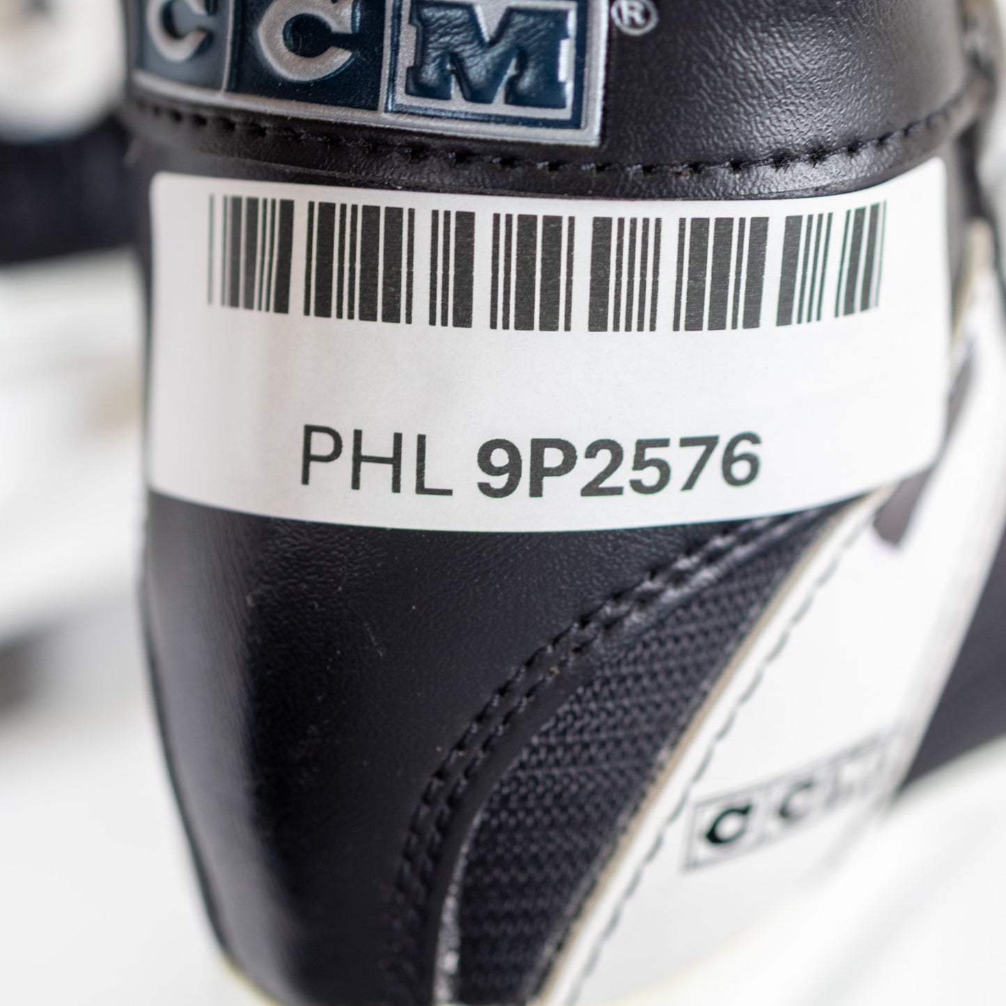 CCM Intruder Size 10 Youth Hockey Skates