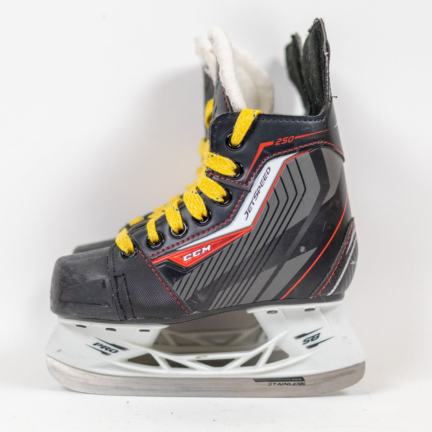 CCM Jetspeed 150 Size 11 Youth Hockey Skates