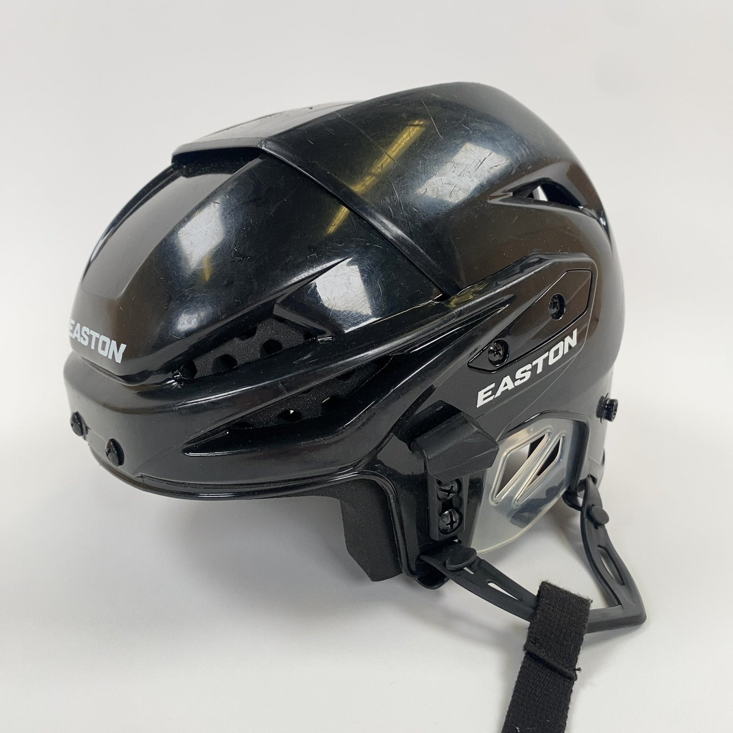 Easton E300 Medium 6 7/8 to 7 1/4 Youth Hockey Helmet