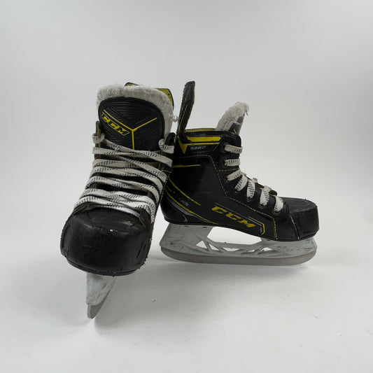 CCM Super Tacks 9380 Size 1 Junior Hockey Skates