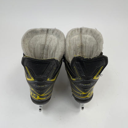 CCM Super Tacks Classic Size 2.5 Junior Hockey Skates