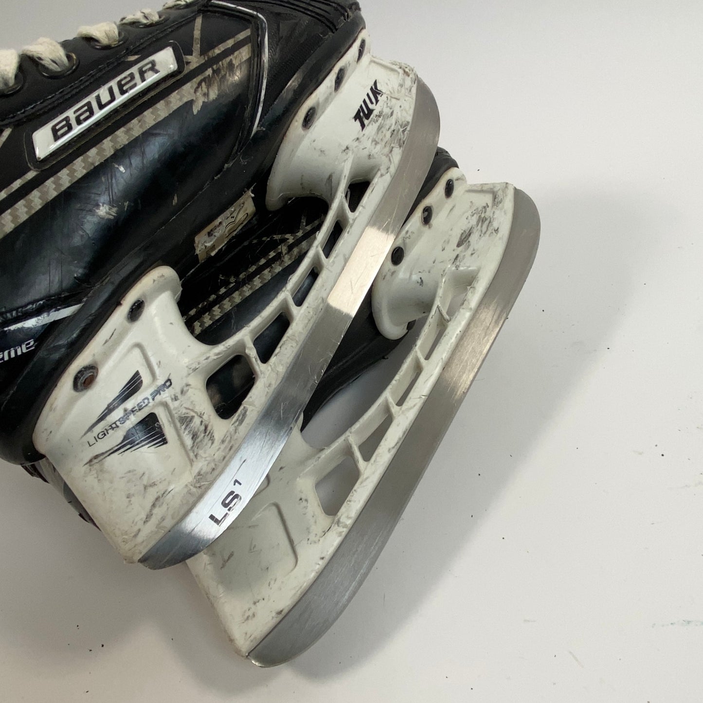 Bauer Supreme 1S Size 12.5Y Youth Hockey Skates