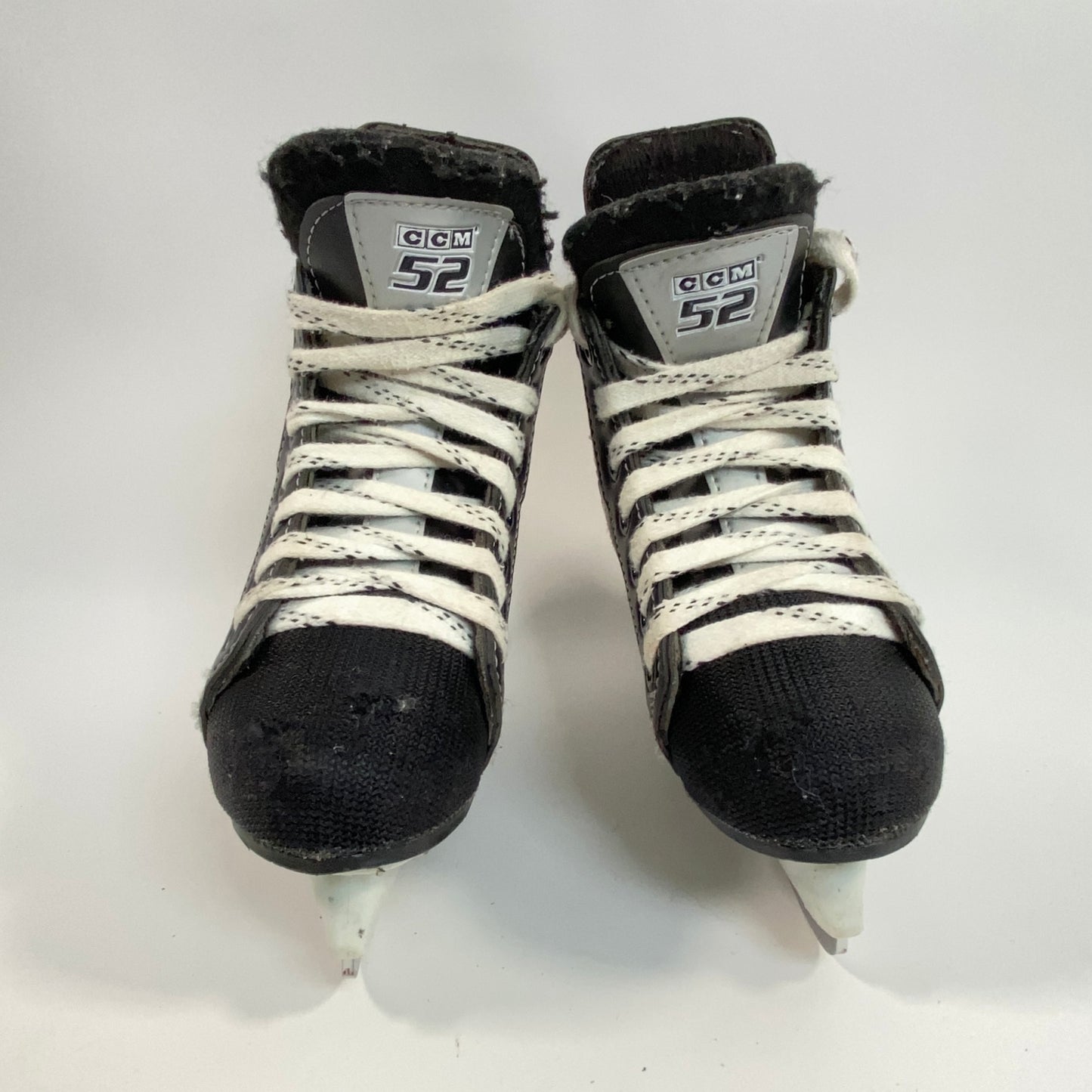 CCM 52 Size 9Y Youth Hockey Skates