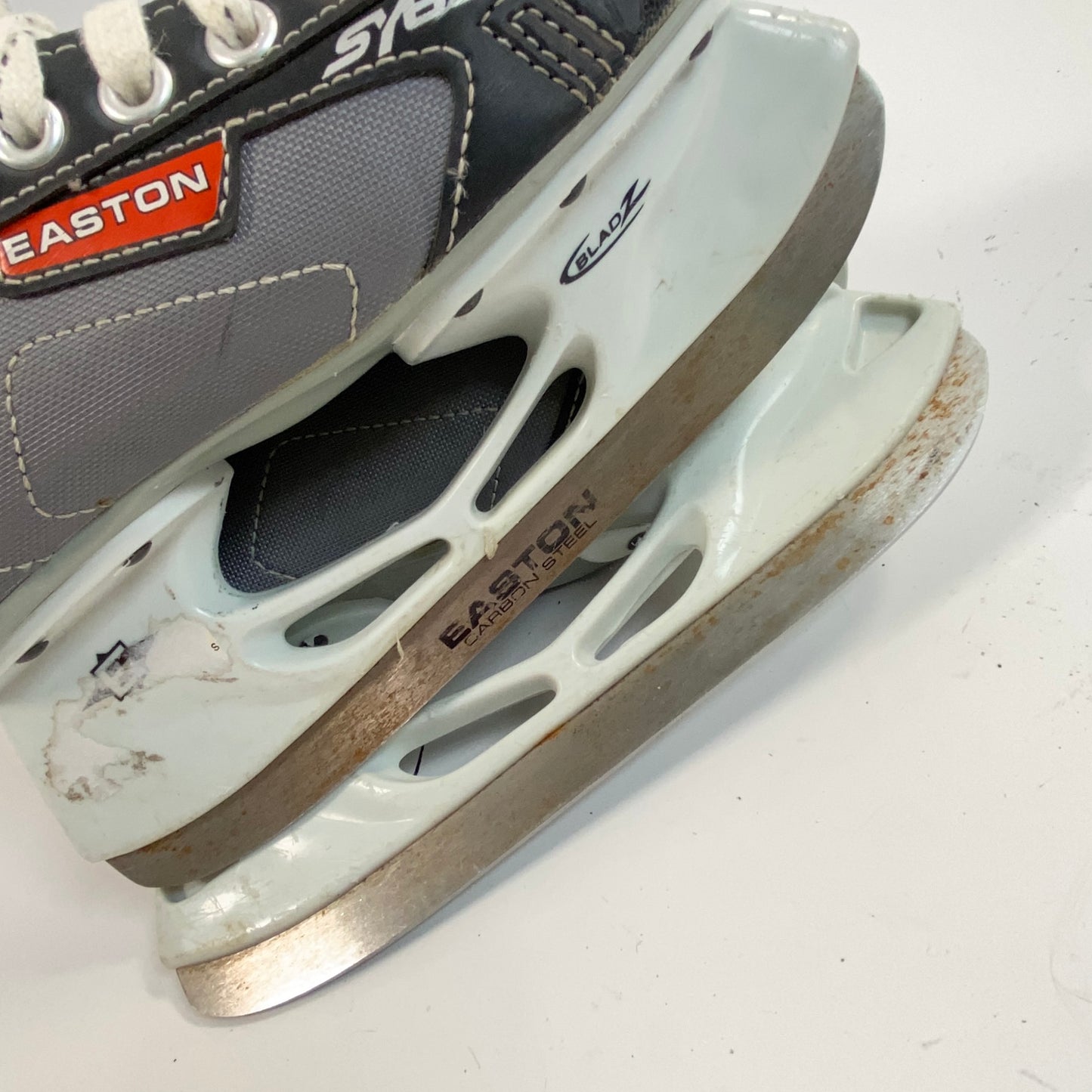 Easton Synergy SY50 Size 1 Junior Hockey Skates
