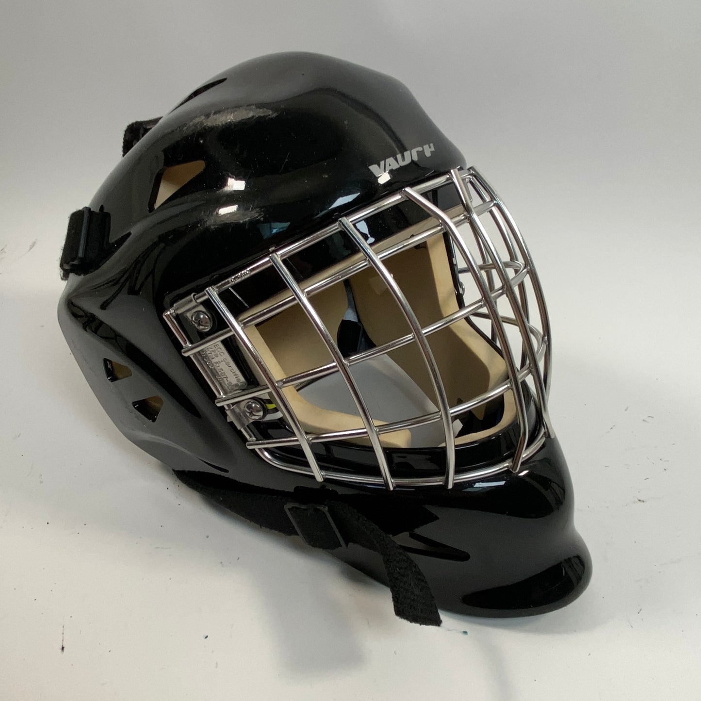 Vaughn VM 7500 S/M Adjustable 6 3/8 to 6 3/4 Junior Hockey Goalie Helmet