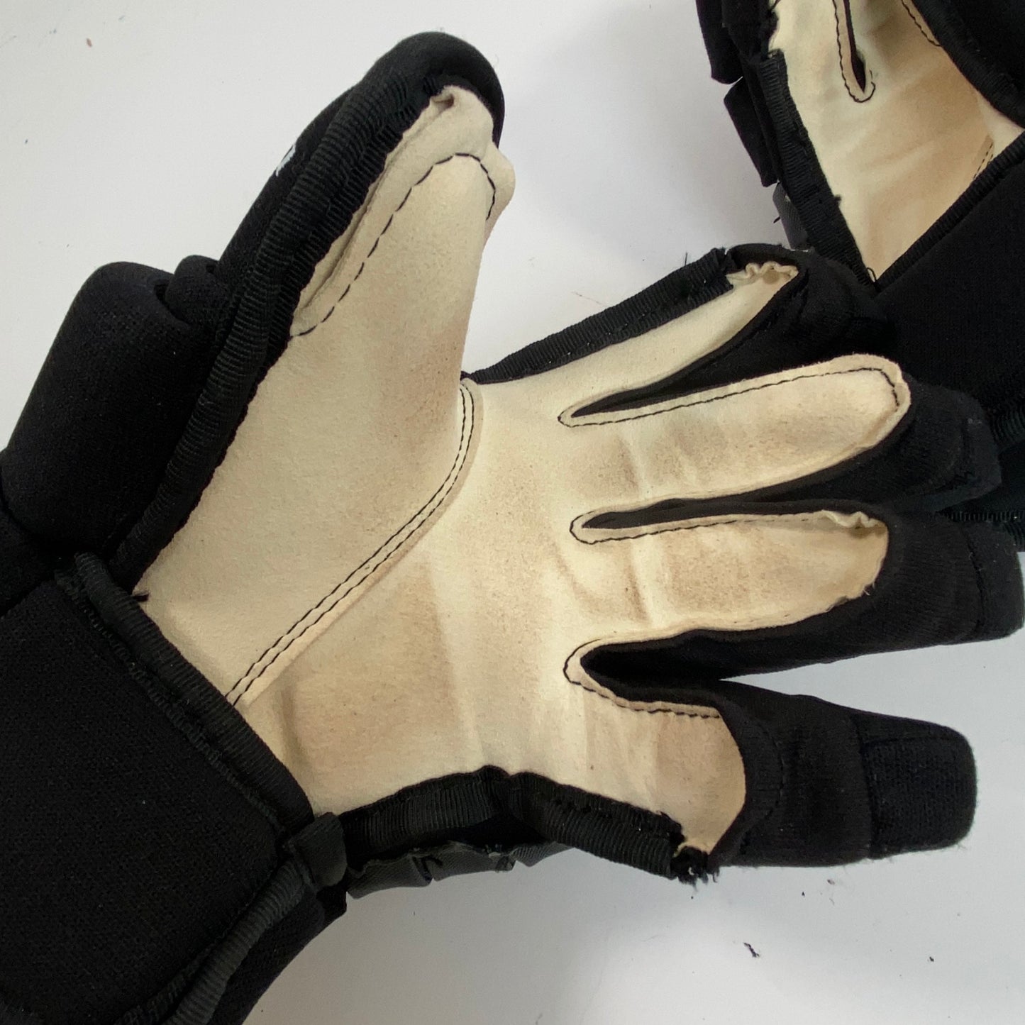 CCM T4R Junior 11" Hockey Gloves