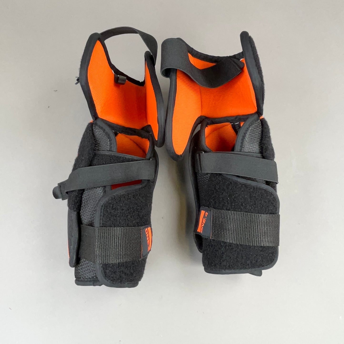 Bauer ONE.4 Senior Medium Hockey Elbow Pads