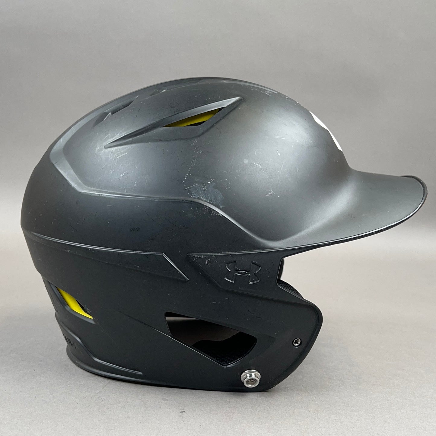 Under Armour UABH2-110 5 7/8" to 6 3/4" Youth Baseball Batting Helmet