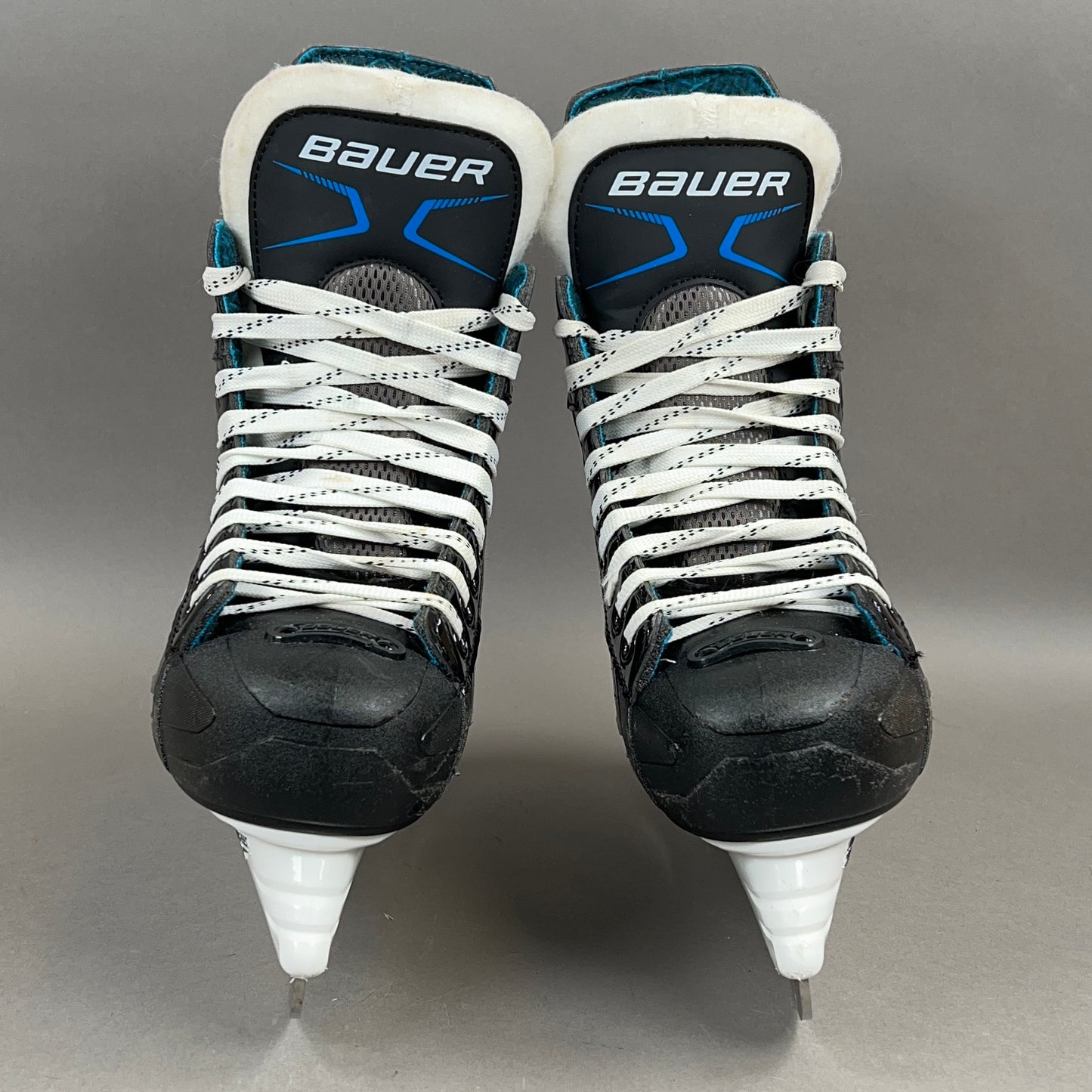 Bauer XLP Size 5 Intermediate Hockey Skates