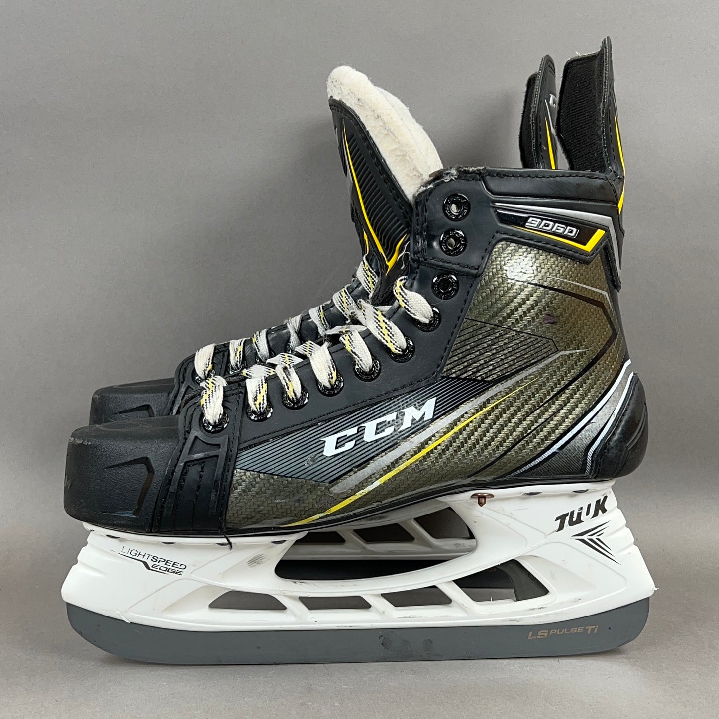 CCM Tacks 9060 Size 7 Senior Hockey Skates