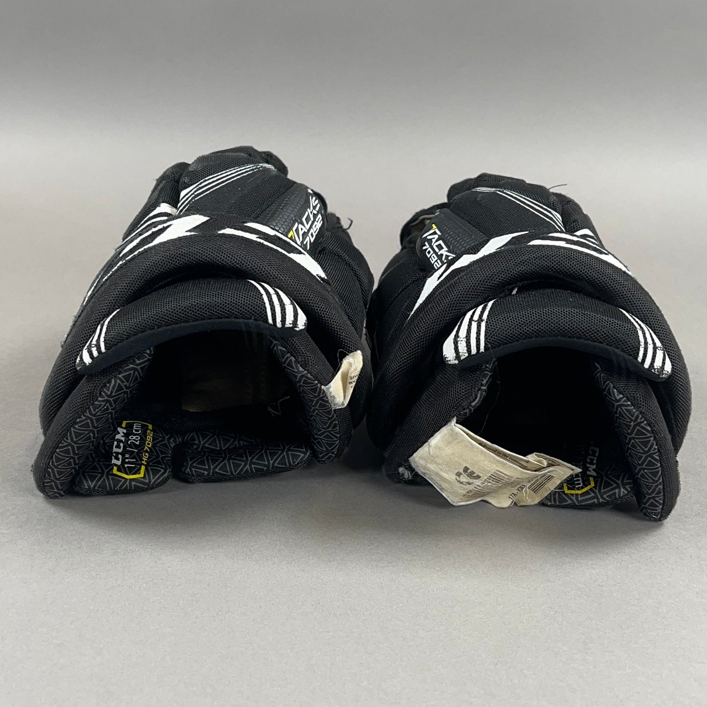 CCM Tacks 7092 Junior 11" Hockey Gloves