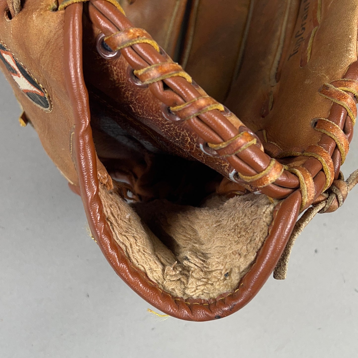 Louisville Slugger LSC24 12.5" Right Hand Thrower Baseball Glove