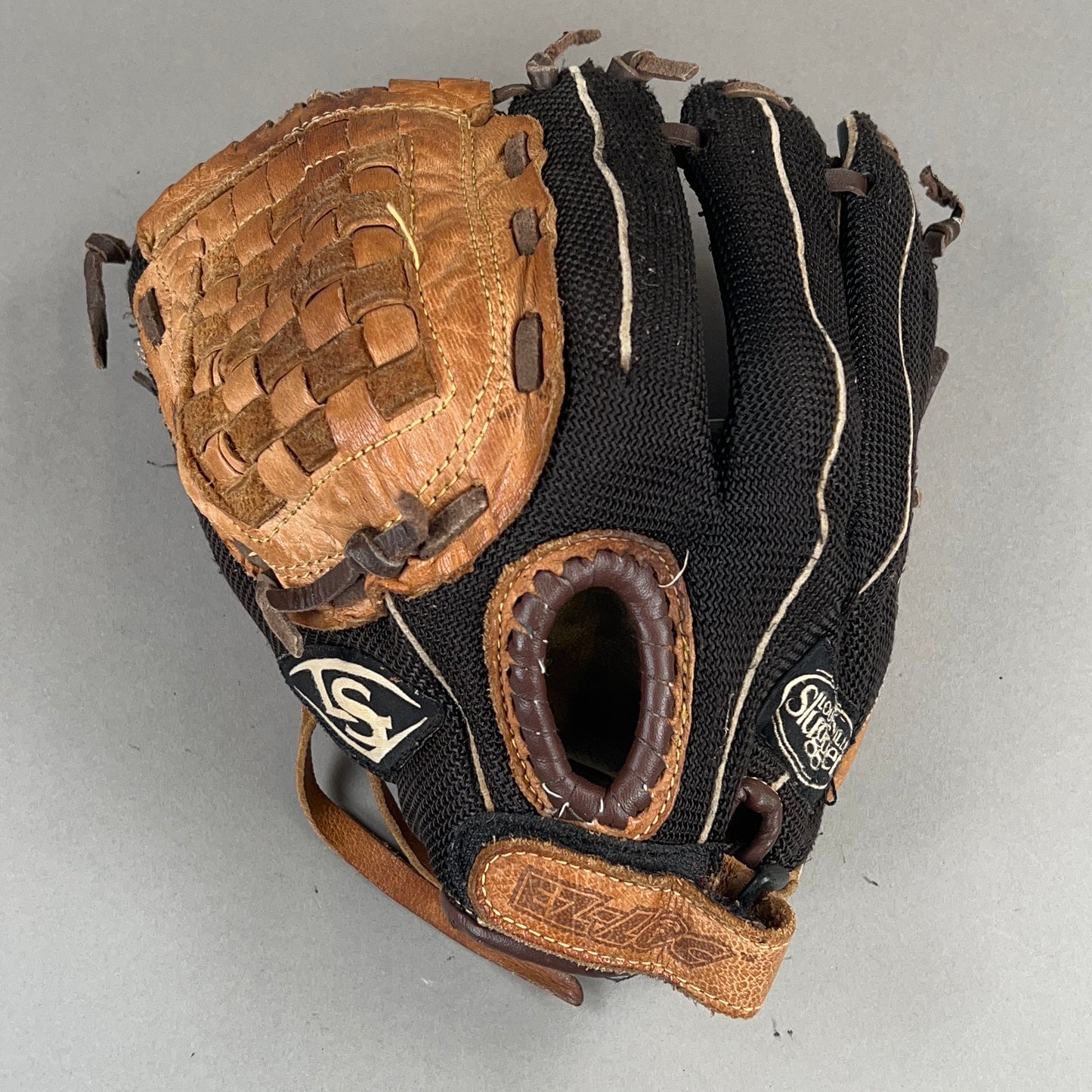 Louisville Slugger Genesis 1884 11" Right Hand Thrower Baseball Glove