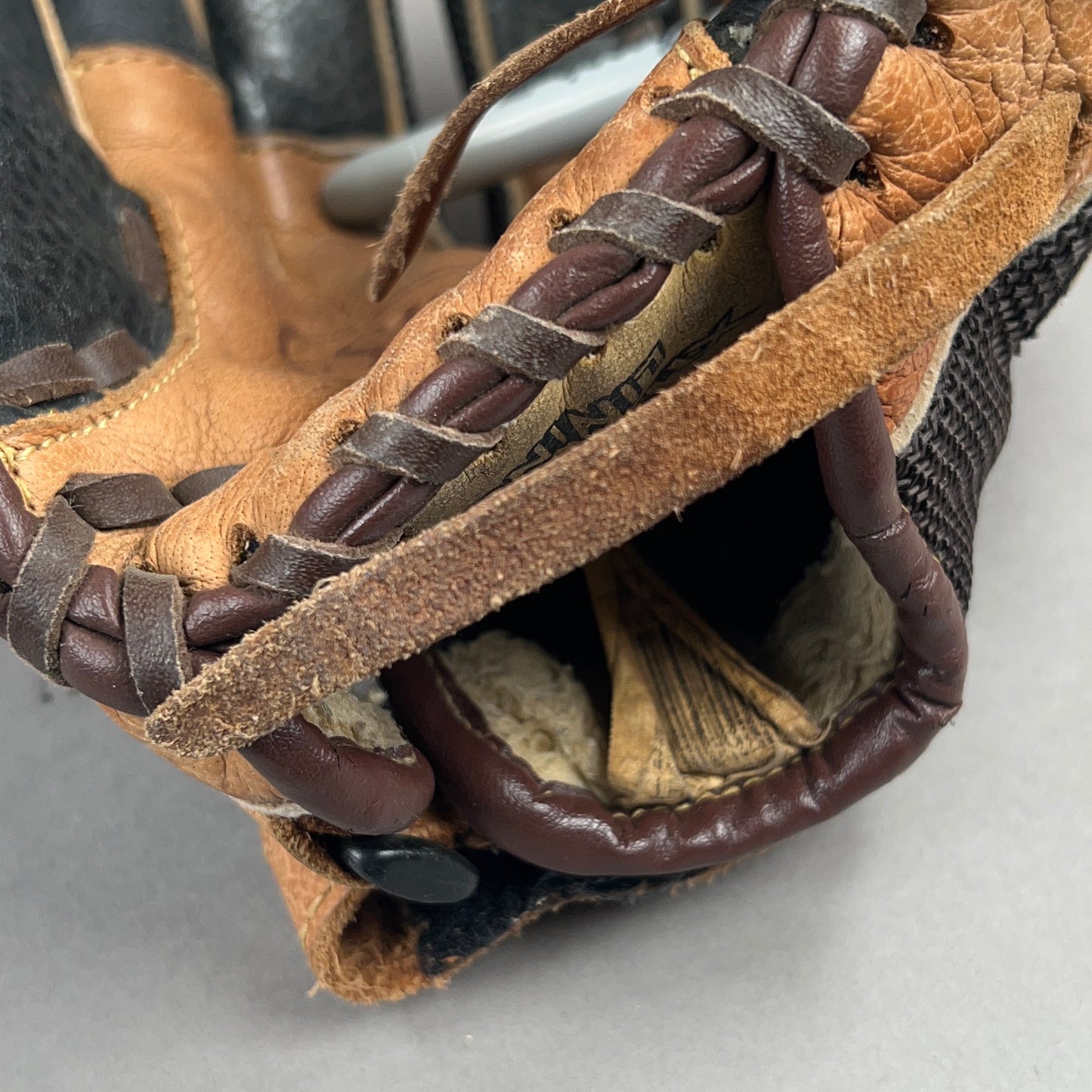 Louisville Slugger Genesis 1884 11" Right Hand Thrower Baseball Glove