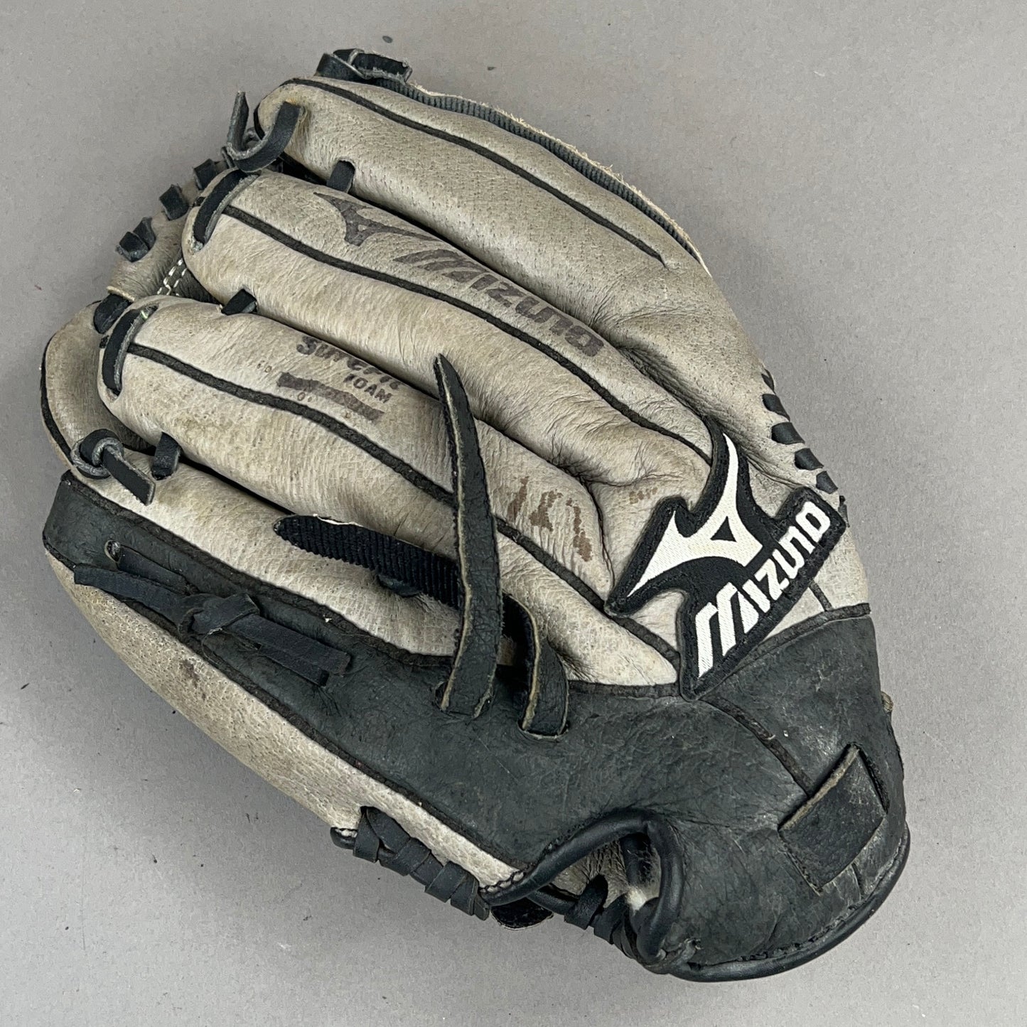 Mizuno MMX1050P1 10.5" Right Hand Thrower Baseball Glove