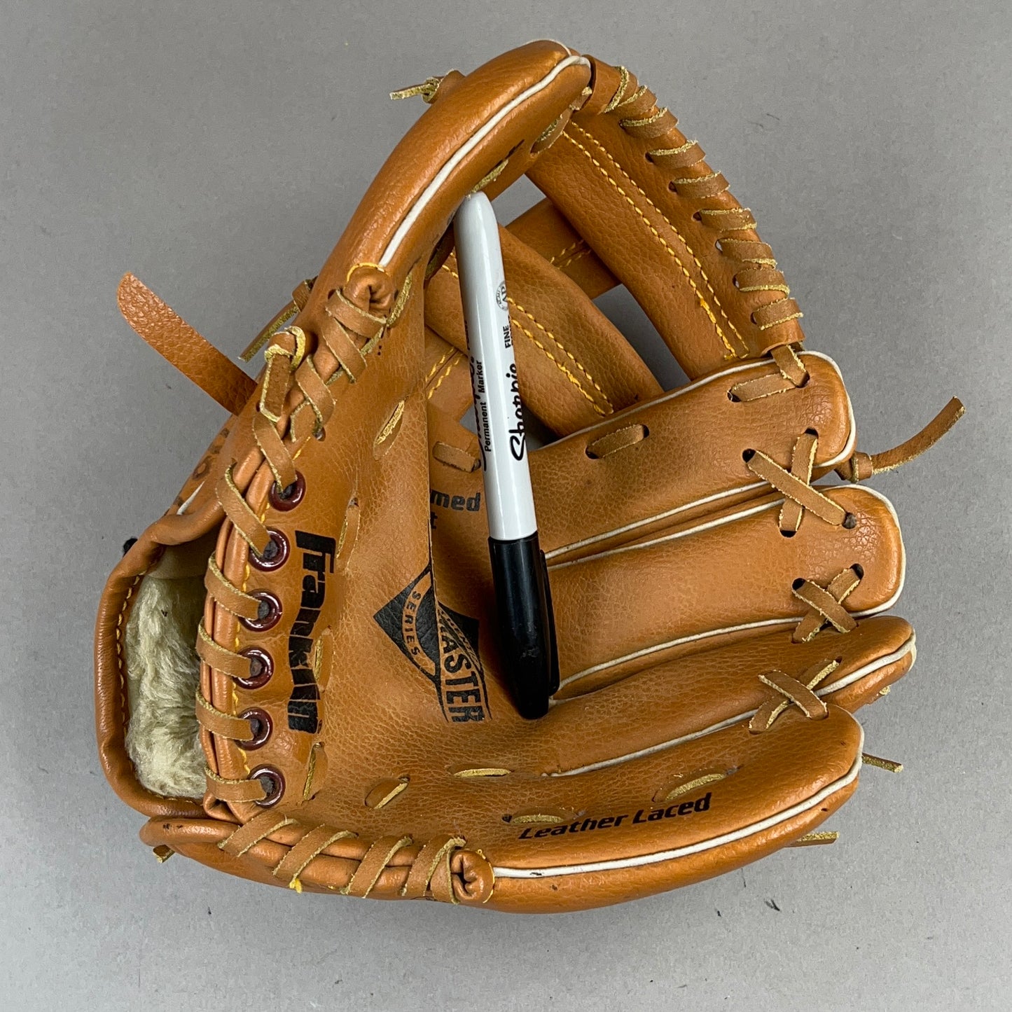 Franklin 4609 9.5" Right Hand Thrower Baseball Glove