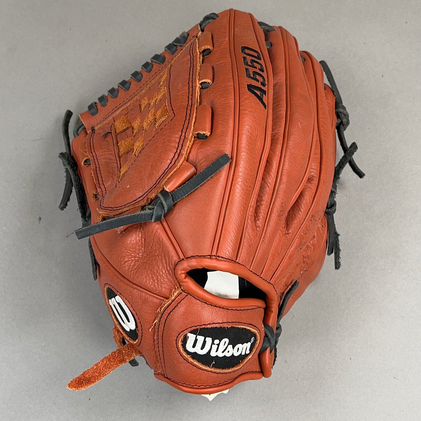 Wilson A550 12" Right Hand Thrower Baseball Glove