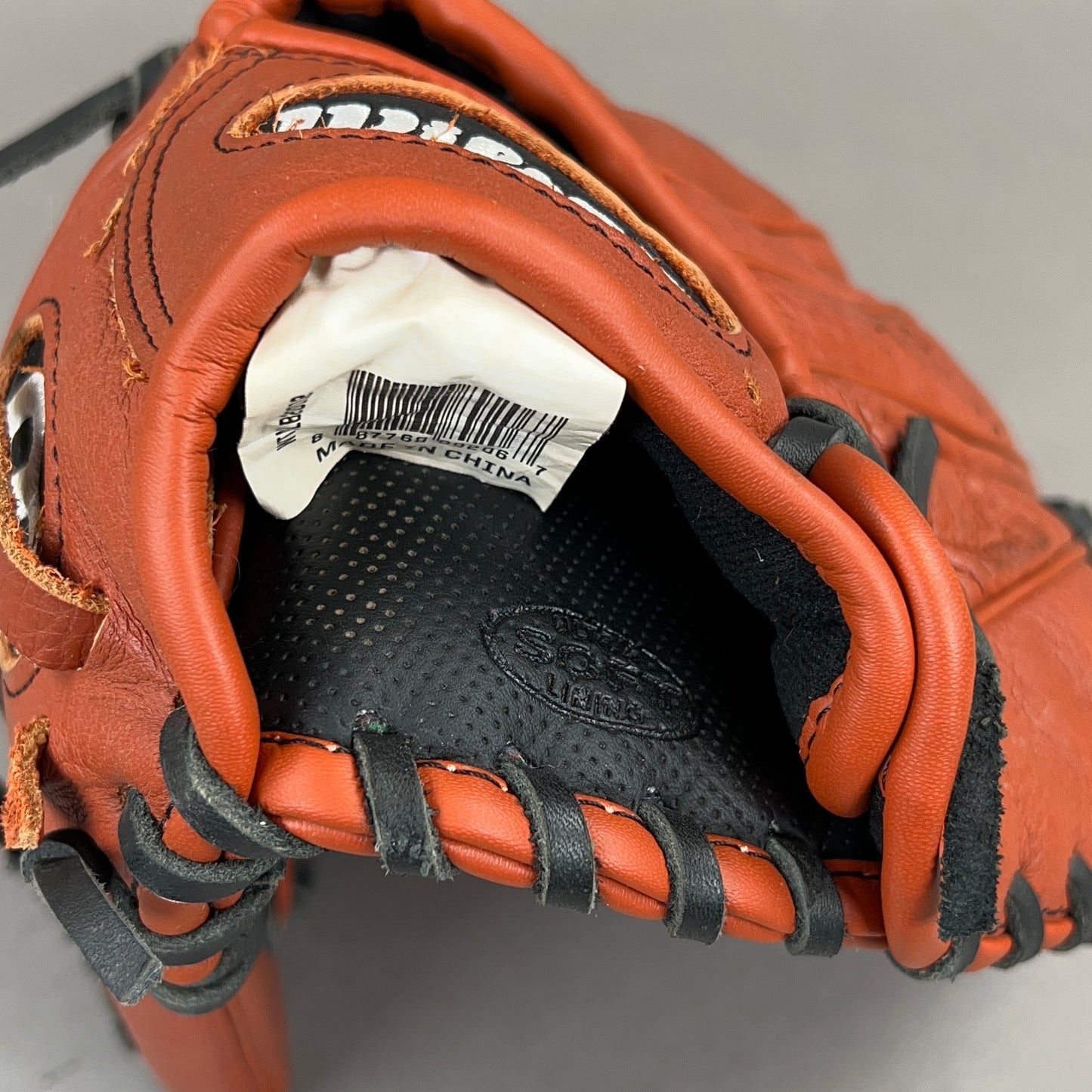 Wilson A550 12" Right Hand Thrower Baseball Glove
