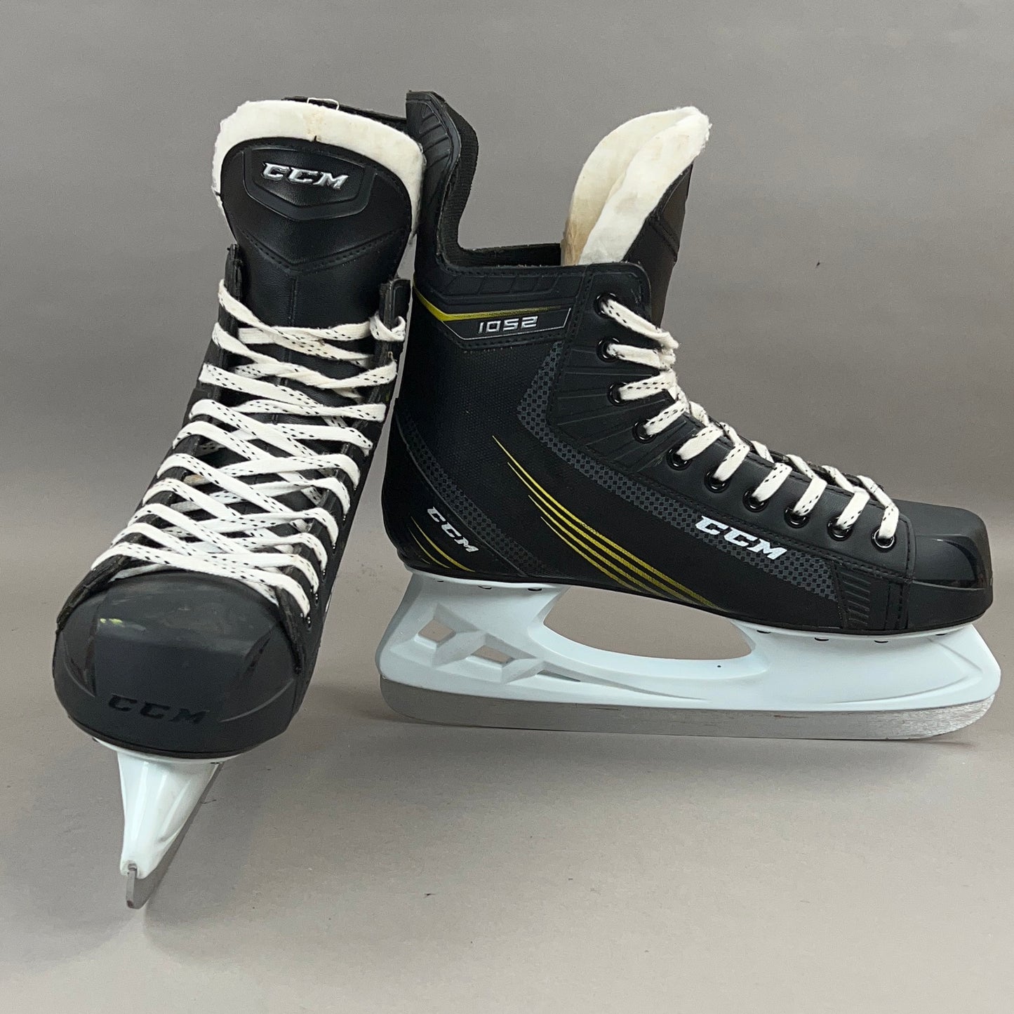 CCM 1052 Size 10 Senior Hockey Skates