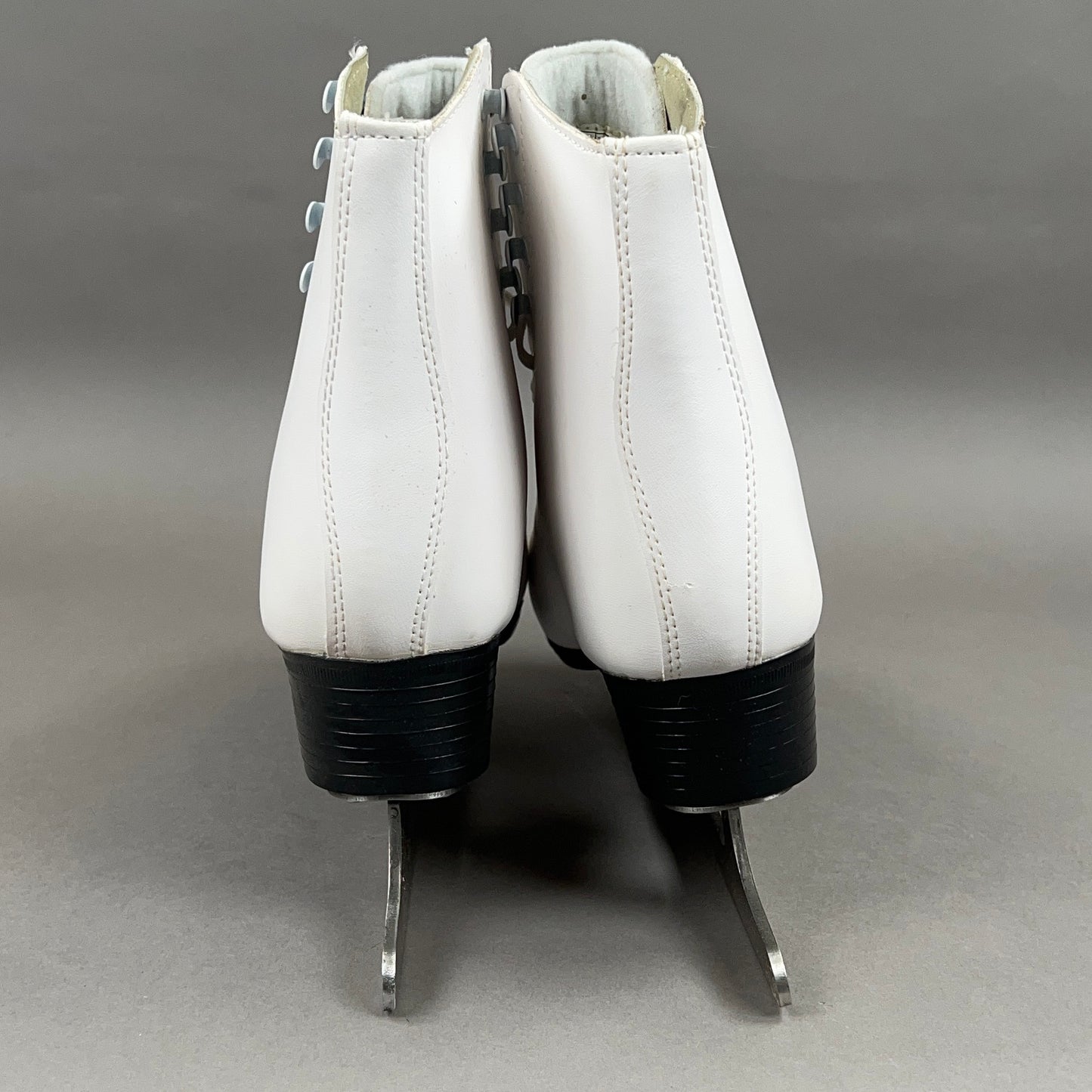 American Athletics Women's Tricot-Lined Size 9 Ice Skates