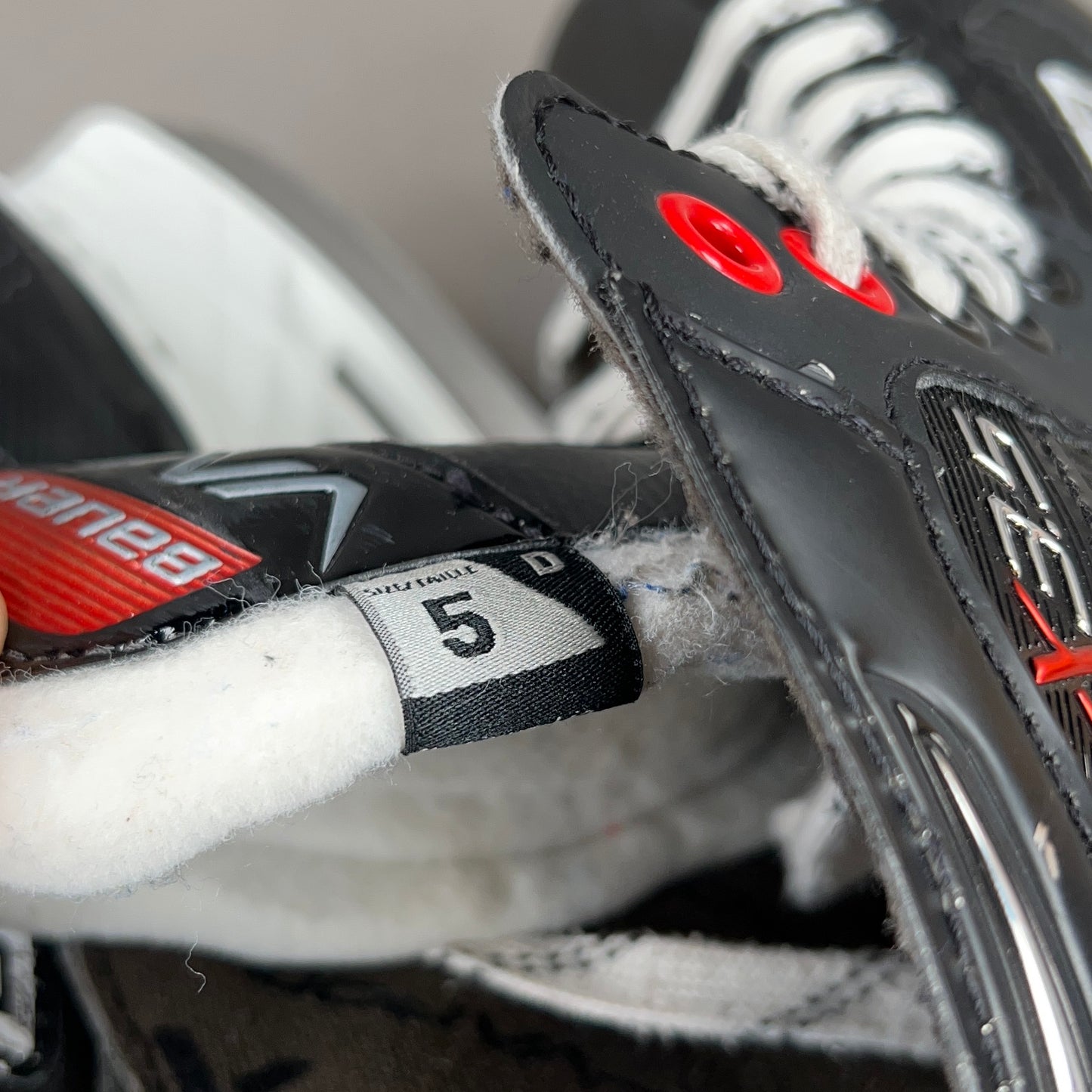 Bauer Vapor X3.5 Size 5 Intermediate Hockey Skates