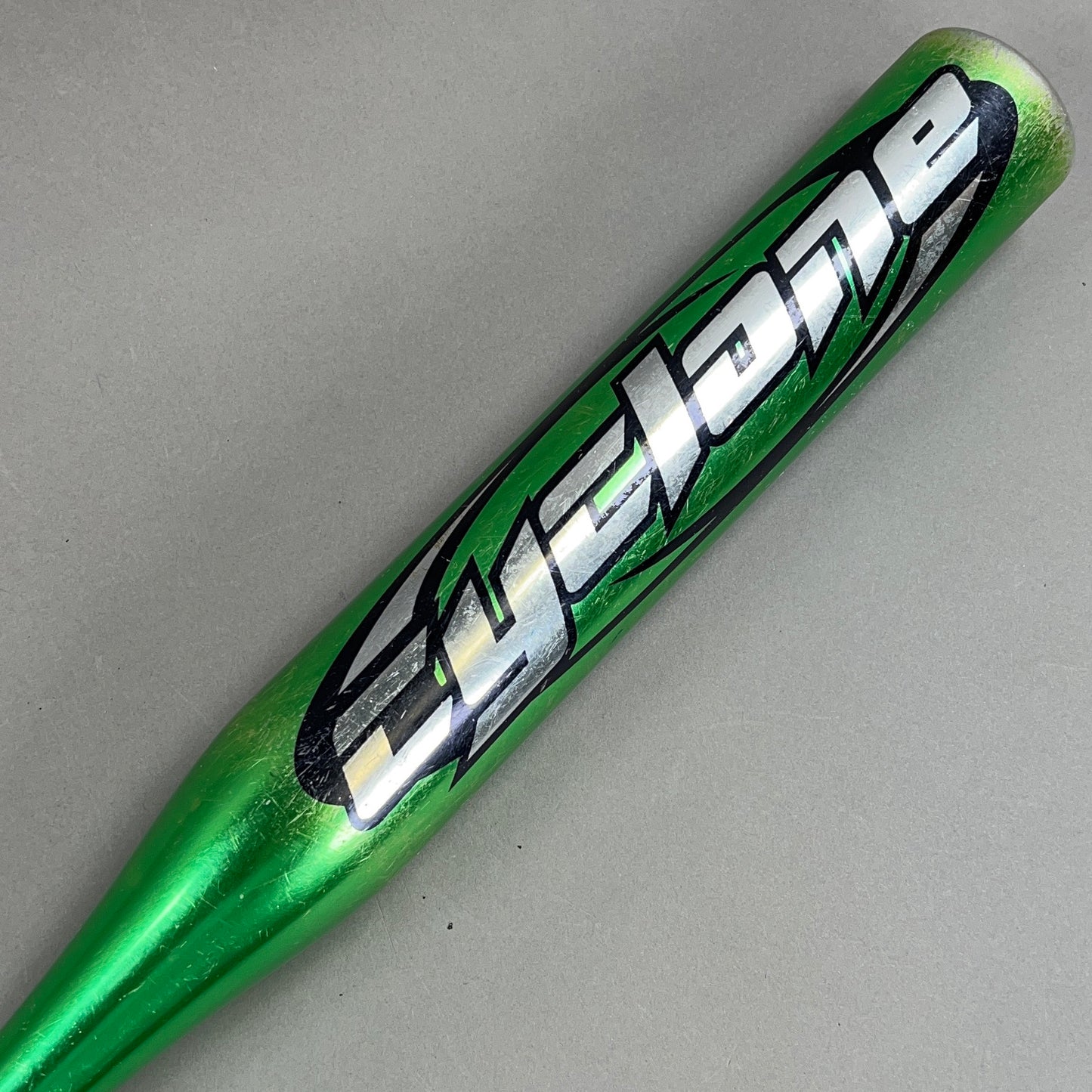 Easton Cyclone SK32B 28/20 (-8) ASA / 1.20 BPF Softball Bat