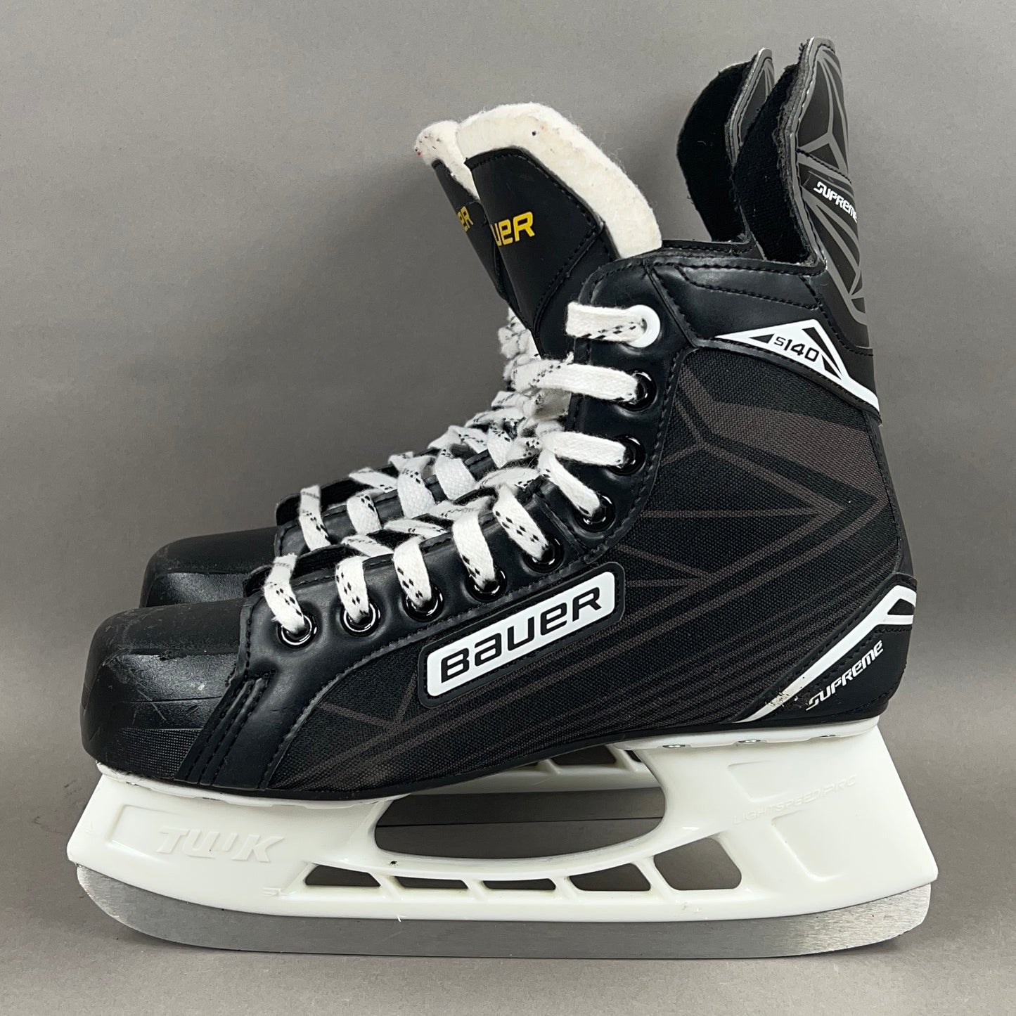 Bauer Supreme S140 Size 6 Intermediate Hockey Skates