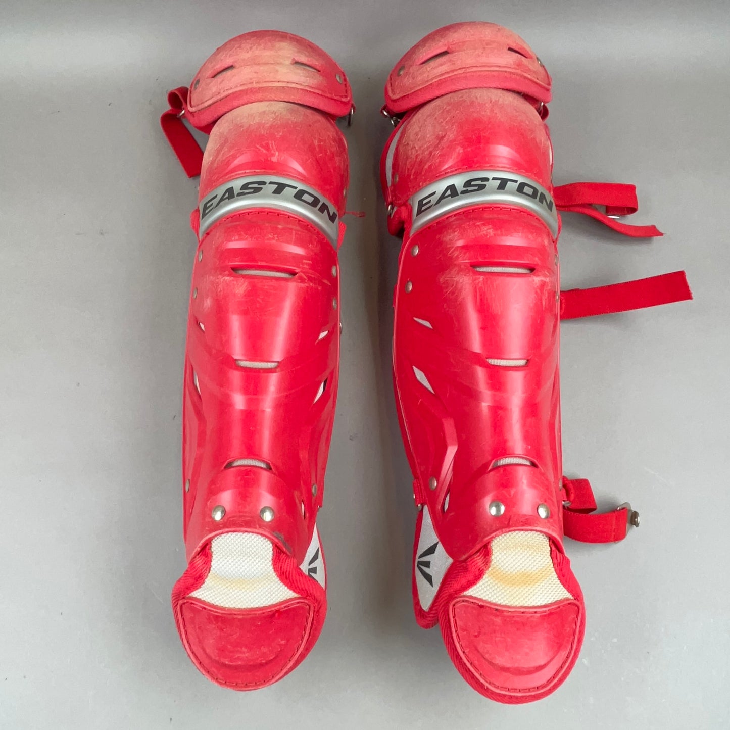 Easton Gametime Youth Small Catchers Shin Guards