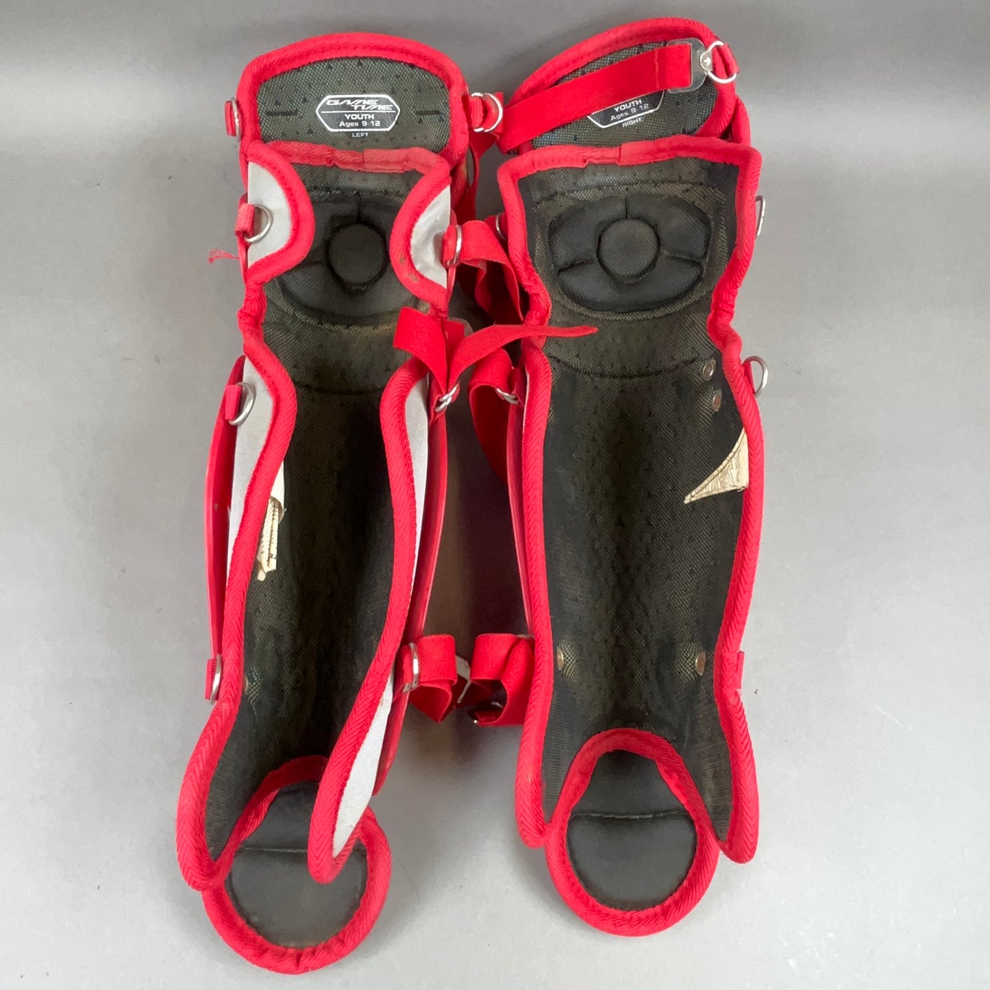 Easton Gametime Youth Small Catchers Shin Guards