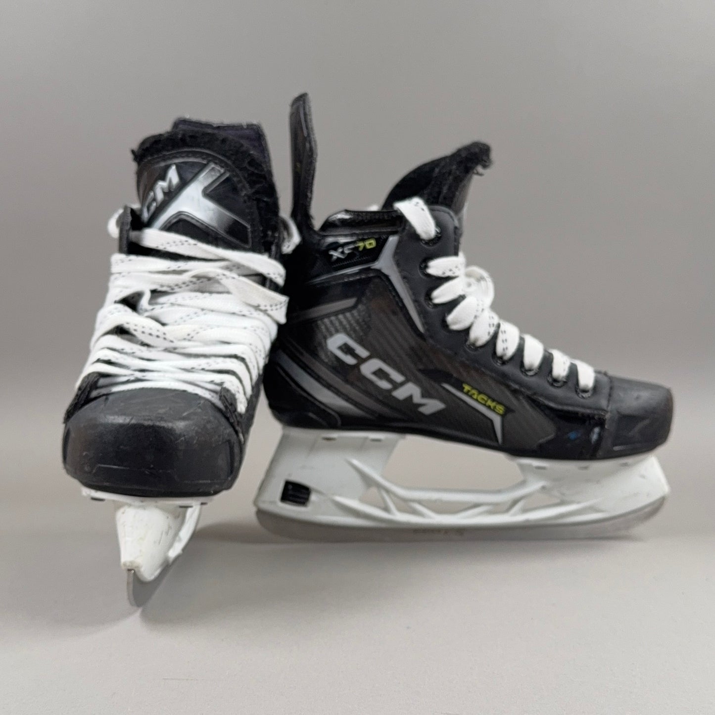 CCM Tacks XF70 Size 4 Intermediate Hockey Skates