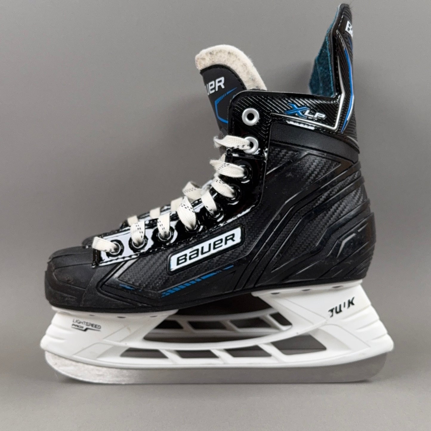 Bauer XLP Size 5 Intermediate Hockey Skates