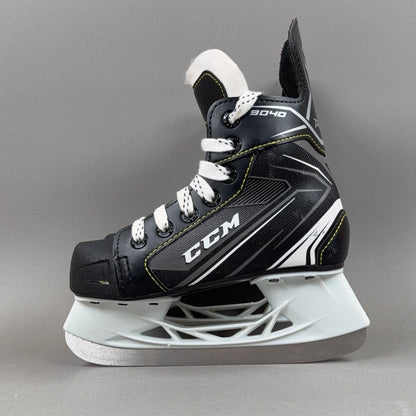 CCM Tacks 9040 Size 12Y Youth Hockey Skates