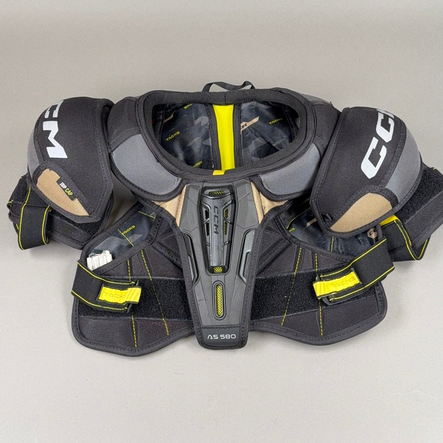 CCM Tacks AS580 Junior Medium Hockey Shoulder Pads