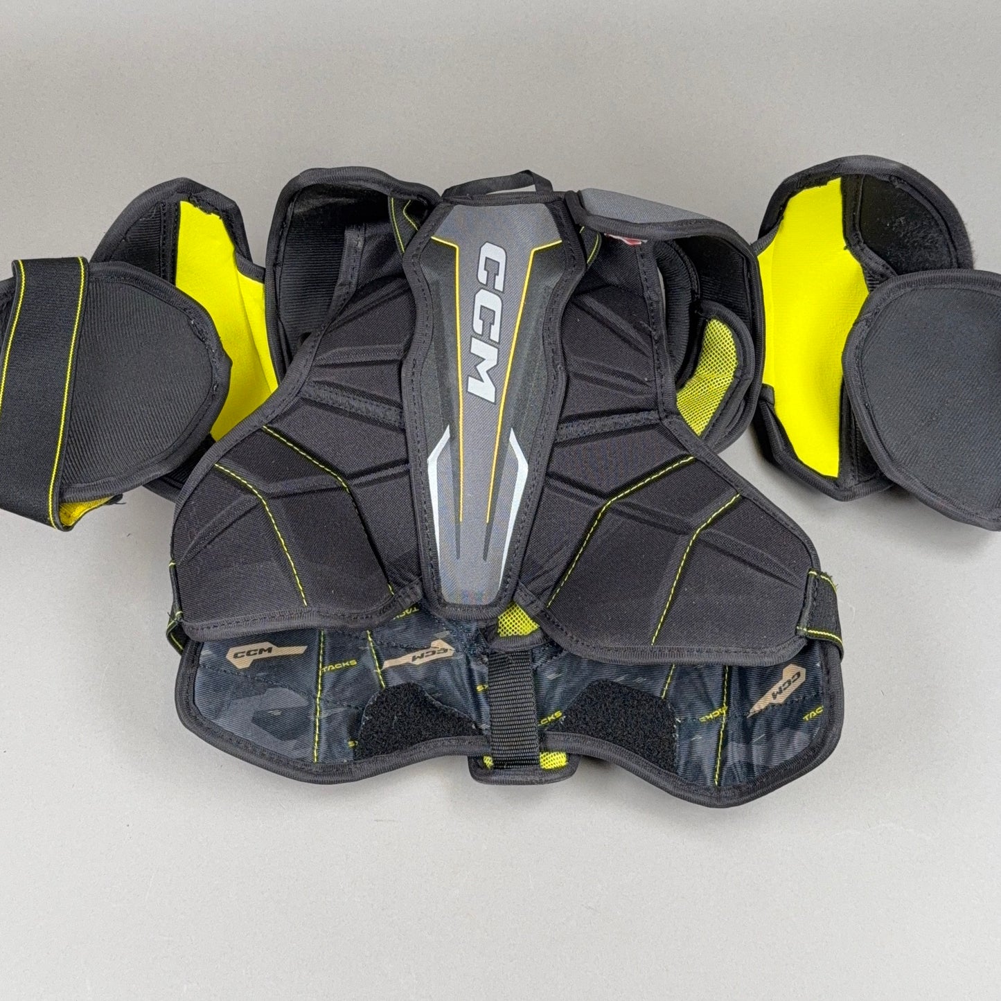 CCM Tacks AS580 Junior Medium Hockey Shoulder Pads