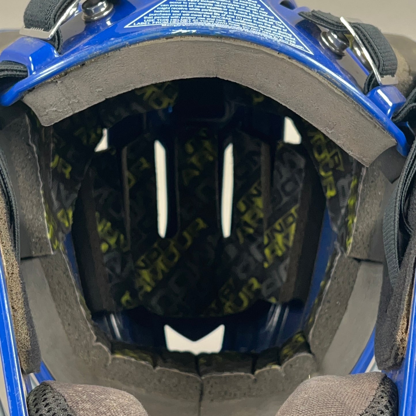 Under Armour UAHG2-YVS 6 1/4" to 7" Catchers Helmet