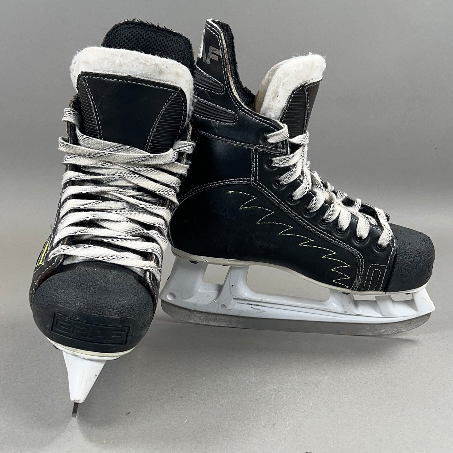 Graf Supra 735 Size 3.5 Junior Hockey Skates