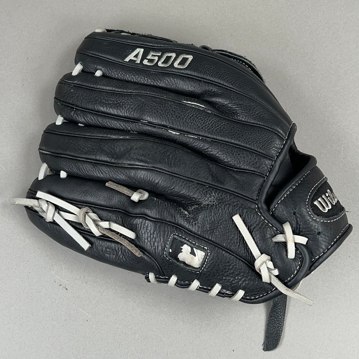 Wilson A500 A0500BB12XX 12" Right Hand Thrower Baseball Glove