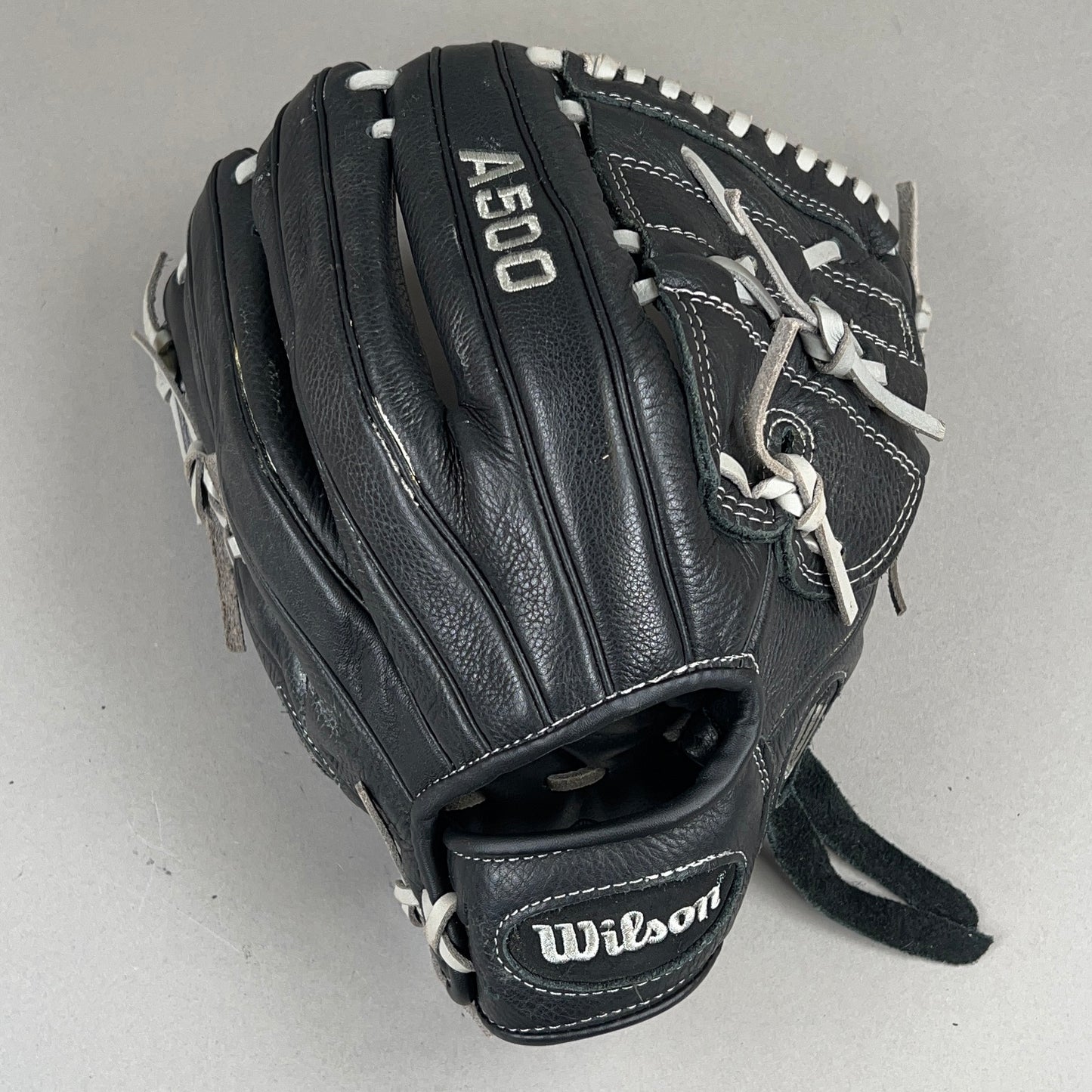 Wilson A500 A0500BB12XX 12" Right Hand Thrower Baseball Glove