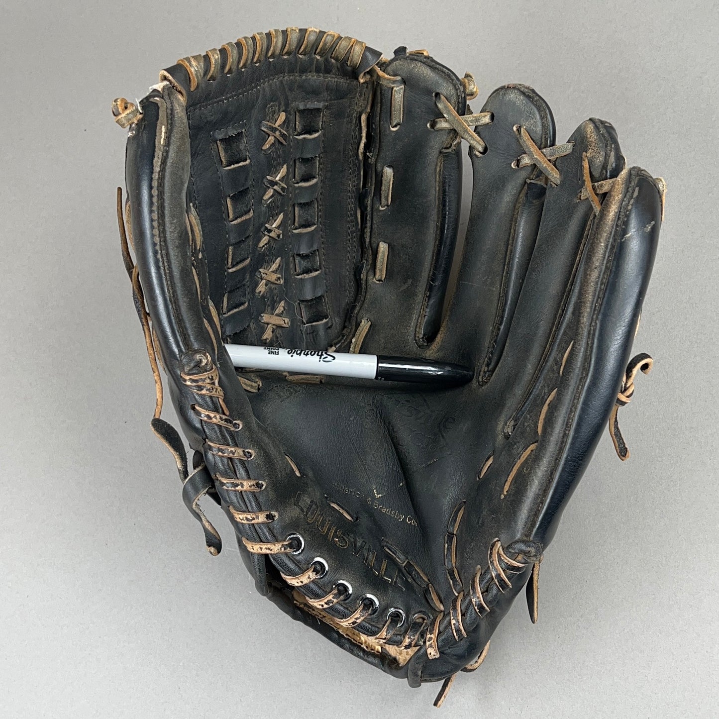 Louisville Slugger KHBG9 13.5" Right Hand Thrower Vintage Baseball Glove
