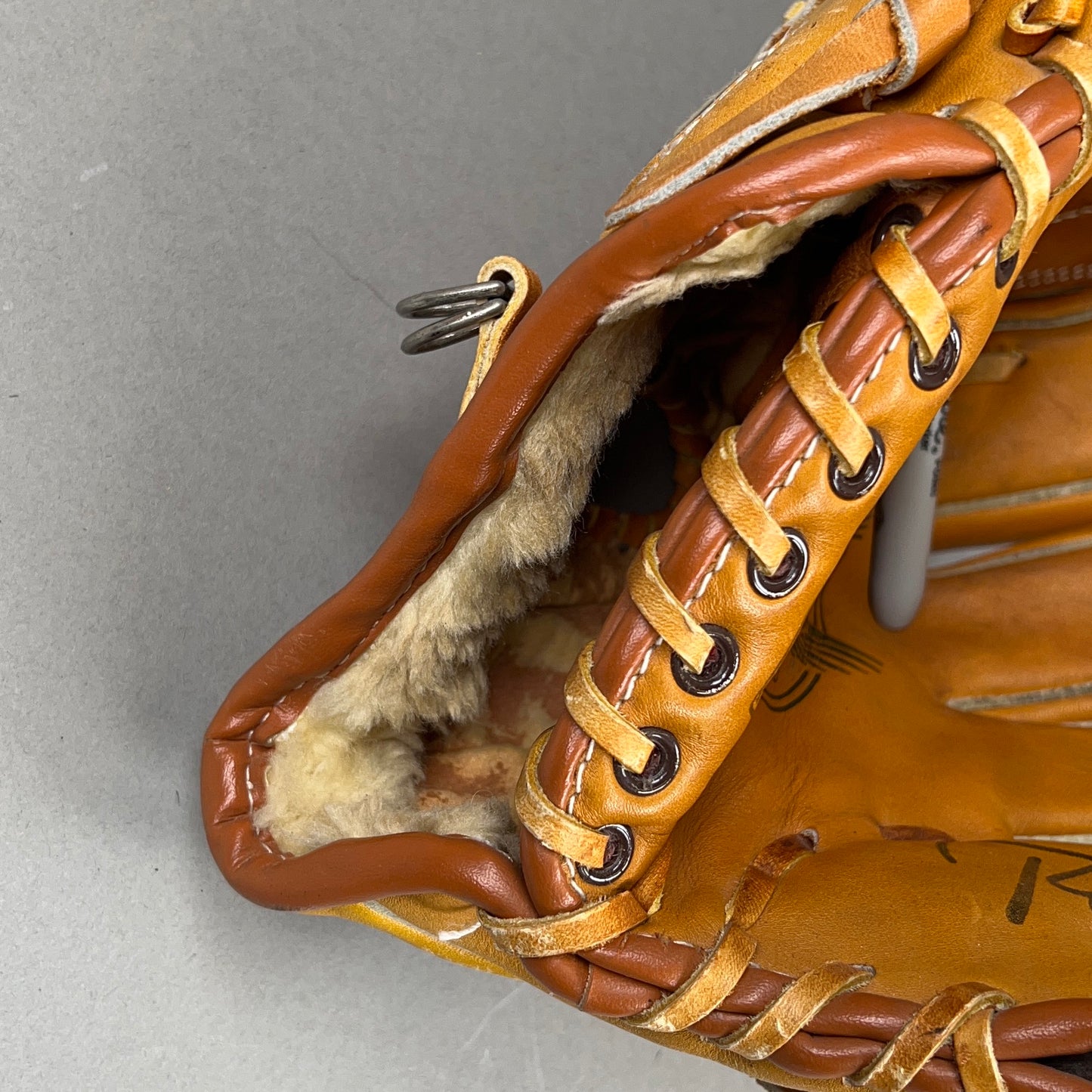 Spalding Pro Model RodCarew 42-227 12" Right Hand Thrower Vintage Baseball Glove
